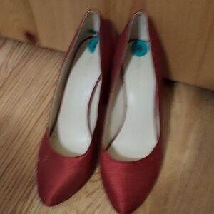 Nine West Red Pointed-Toe Satin Pumps